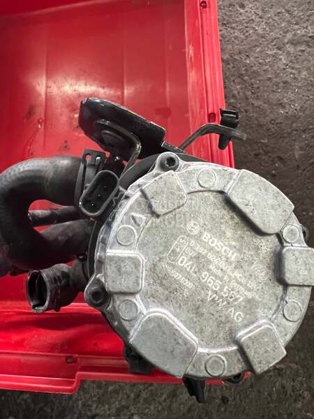 Pumpa vode   04L 965 567 za Audi A4, A5, A6 ...