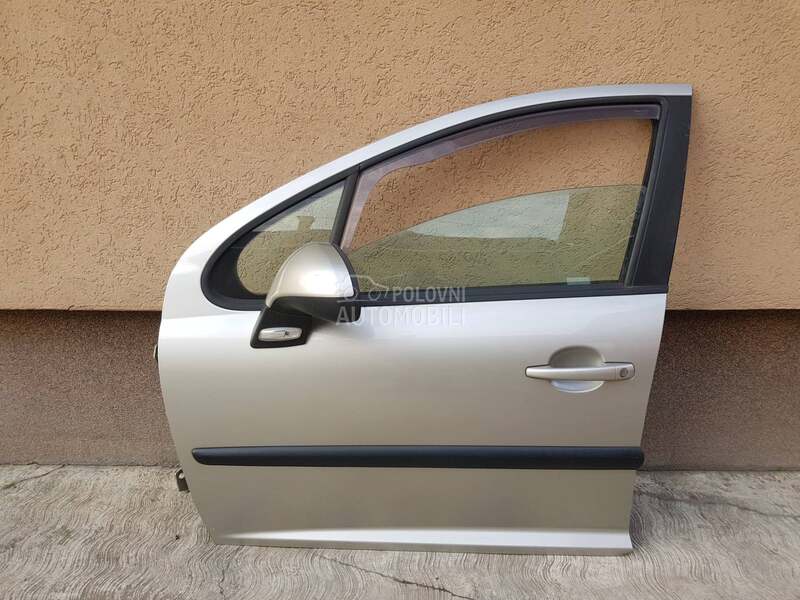 Vrata prednja leva vozačeva za Peugeot 207