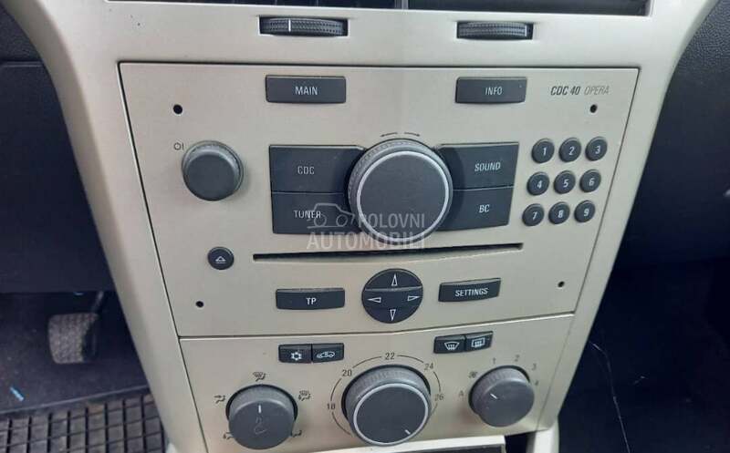 Radio cdc40 opera za Opel Astra H, Zafira
