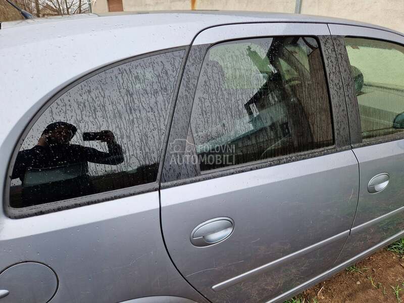 Fabricki zatamljena stakla za Opel Meriva