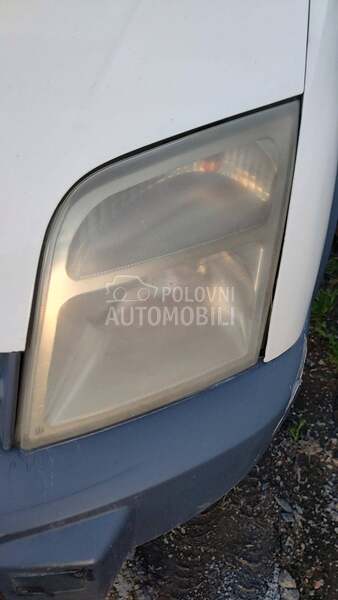 Far desni za Ford Tourneo Connect od 1998. do 2005. god.
