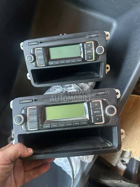 Radio cd raskodiran za Volkswagen Caddy, Golf 5, Golf 6 ...