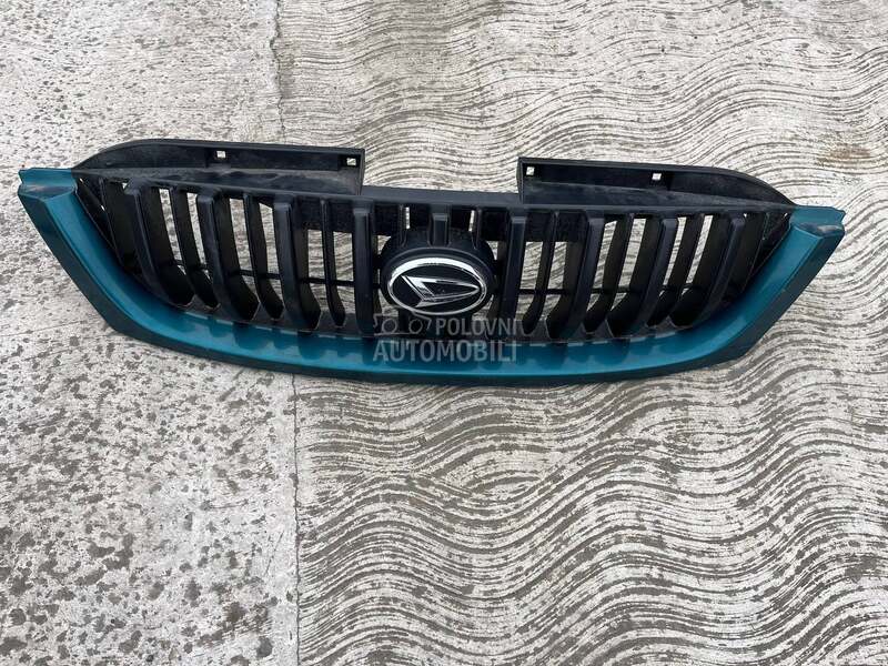 Maska u braniku sa znakom za Daihatsu Terios od 1997. do 2006. god.