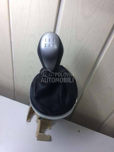 Rucica menjaca za Lancia Ypsilon od 2003. do 2012. god.