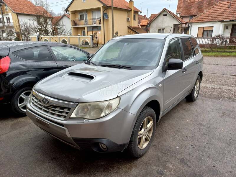 Subaru Forester 20 D 2009. god. -  kompletan auto u delovima