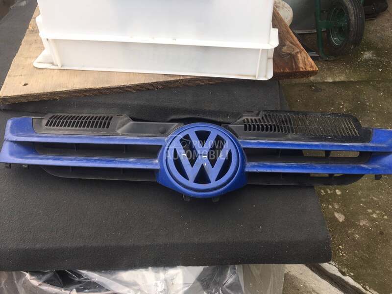 maska za Volkswagen Golf 5 za 2005. god.