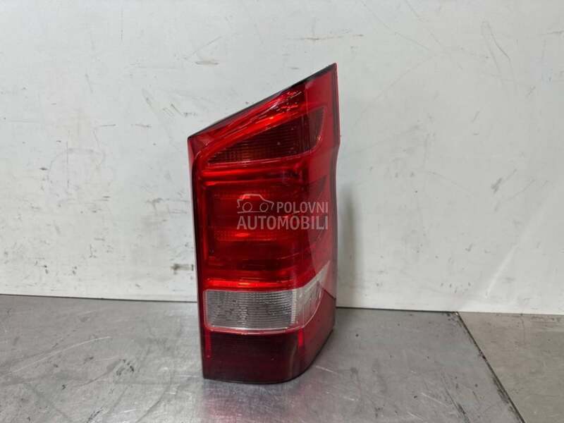 Stop svetla desno za Mercedes Benz V 200, V 220, V 250 ... od 2014. do 2021. god.