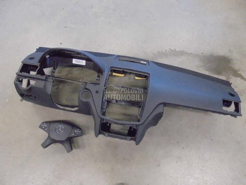 Instrument tabla za Mercedes Benz C 220 od 2008. do 2012. god.
