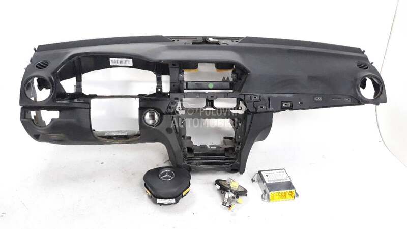 Instrument tabla sa airbagovim za Mercedes Benz C 220 od 2008. do 2012. god.