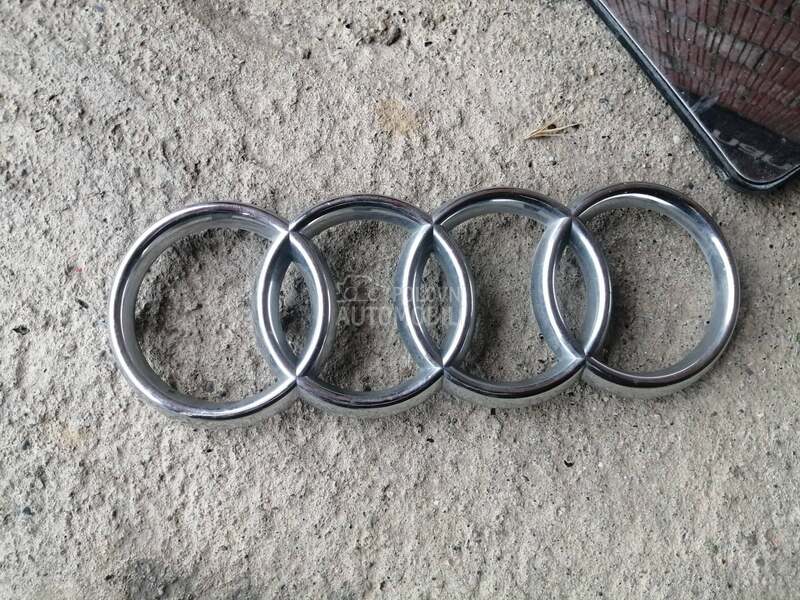 prednji znak za Audi 