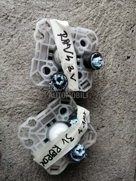el.motor stakla retrovizora za Toyota RAV 4