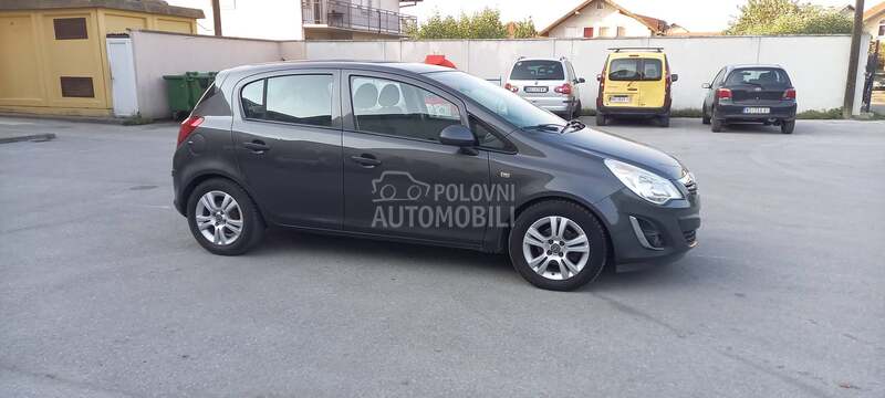 Opel Corsa 2012 photo 2
