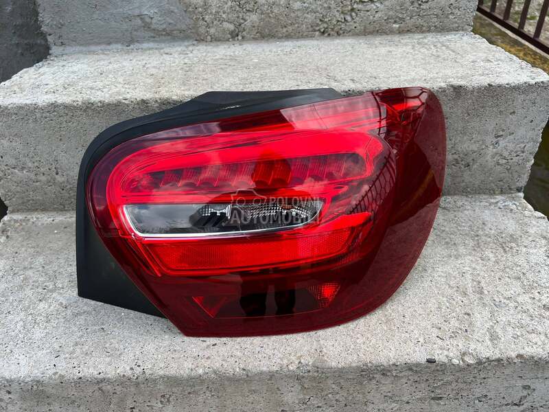 stop polu led desni 176 za Mercedes Benz A Klasa od 2012. do 2018. god.