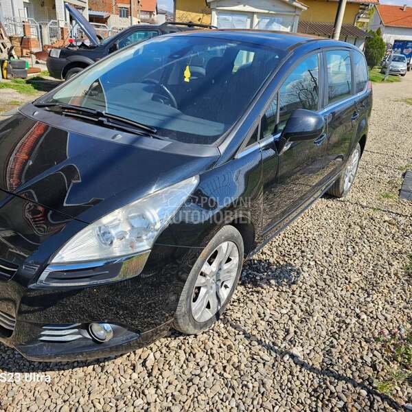 Peugeot 5008 -  kompletan auto u delovima