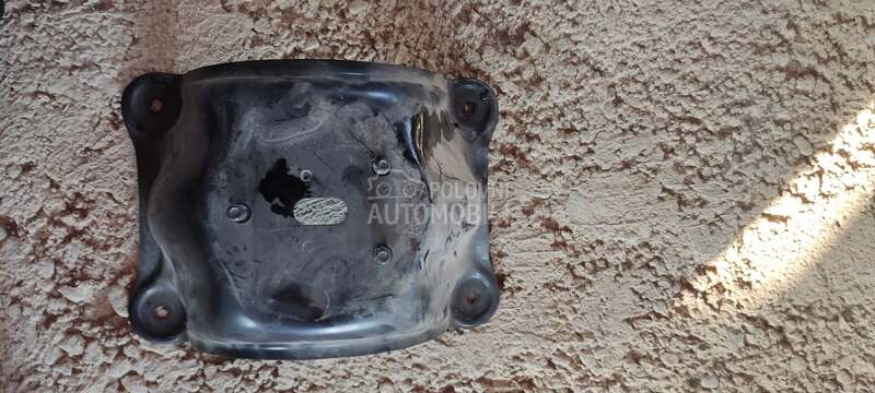 Nosac rezervnog tocka za Toyota RAV 4 od 1995. do 2005. god.