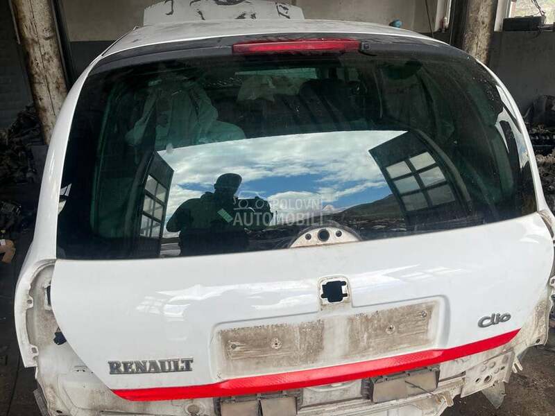gepek vrata za Renault Clio