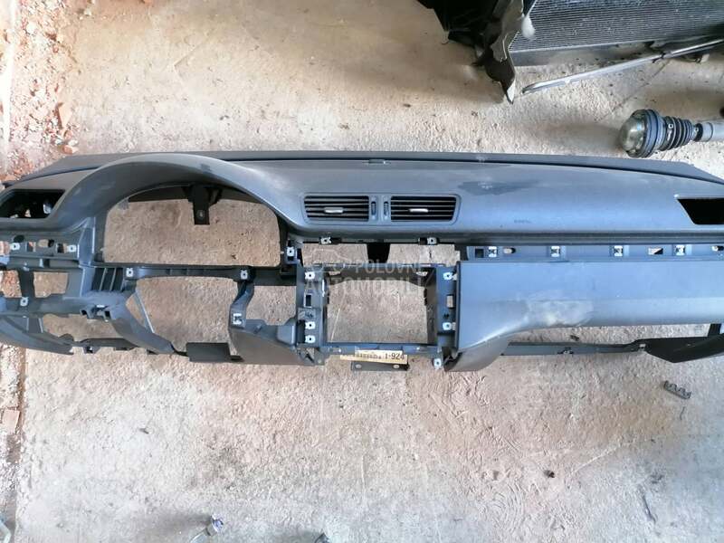 Instrument tabla za Volkswagen Passat B6 od 2005. do 2010. god.