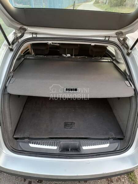 Enterijer gepeka karavan za Renault Laguna od 2007. do 2015. god.
