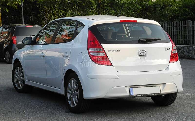 far za Hyundai i30