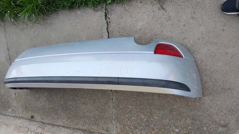 Zadnji branik za Ford Focus od 1998. do 2004. god.