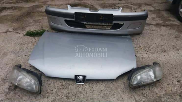 desni far za Peugeot 106 od 1998. do 2003. god.