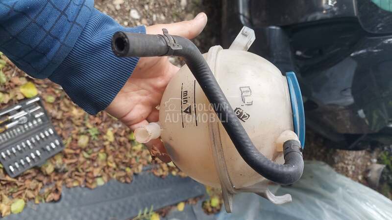 Hladnjak i posuda za Volkswagen Golf 5