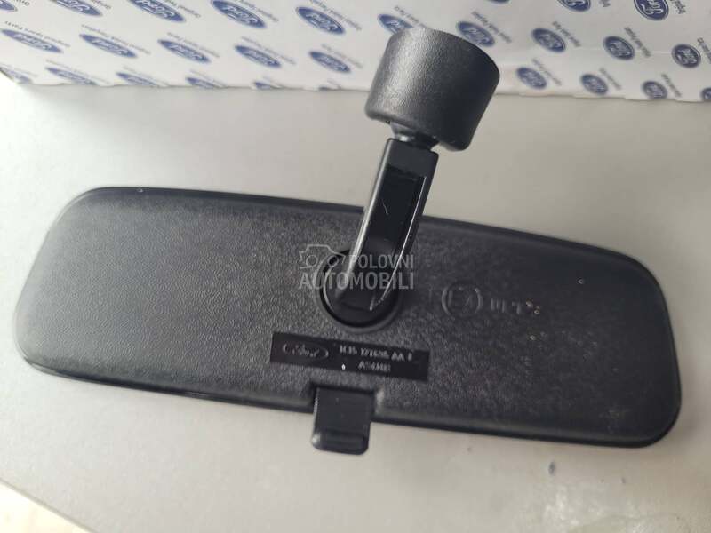 Retrevizor za Ford Focus od 2000. do 2012. god.