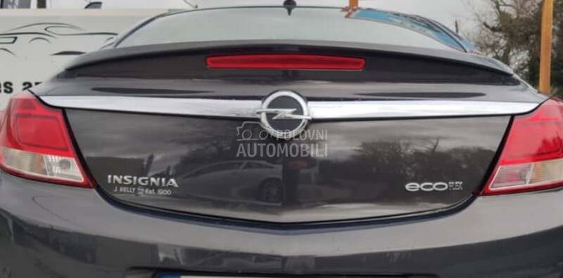 Hrom lajsna gepeka limuzina za Opel Insignia