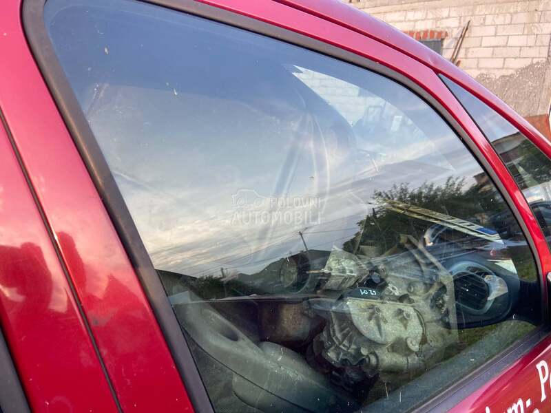 Prednje desno staklo za Citroen Xsara Picasso od 2000. do 2010. god.