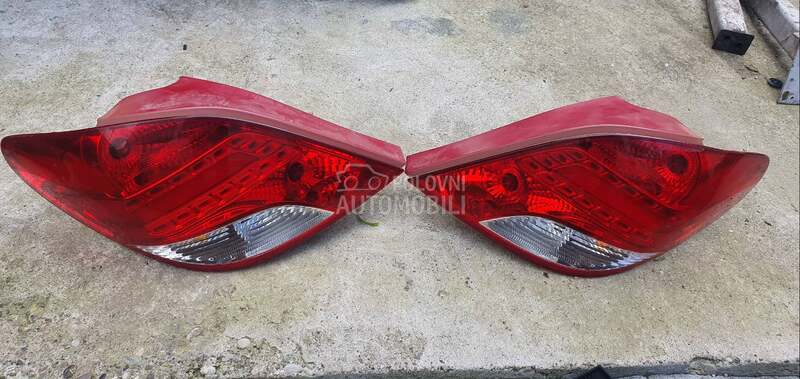 Stop svetla i stop lampe za Peugeot 207