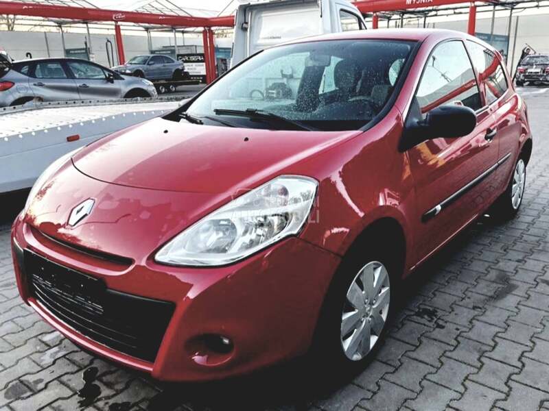 Renault Clio III -  kompletan auto u delovima