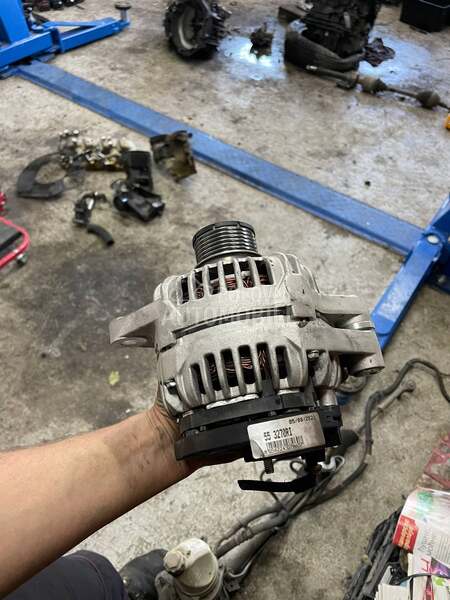 Alternator sa dzekom za Opel Astra H, Signum, Vectra C ...