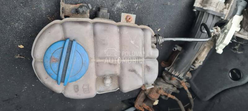 Prelivna boca za Audi A6