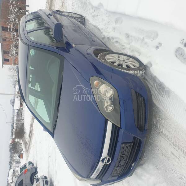 Opel Astra H 2004. god. -  kompletan auto u delovima