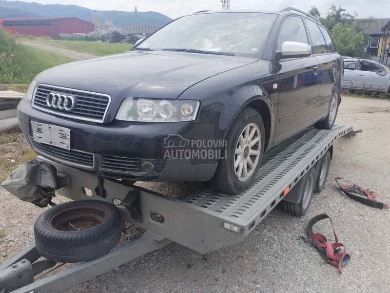 Audi A4 -  kompletan auto u delovima