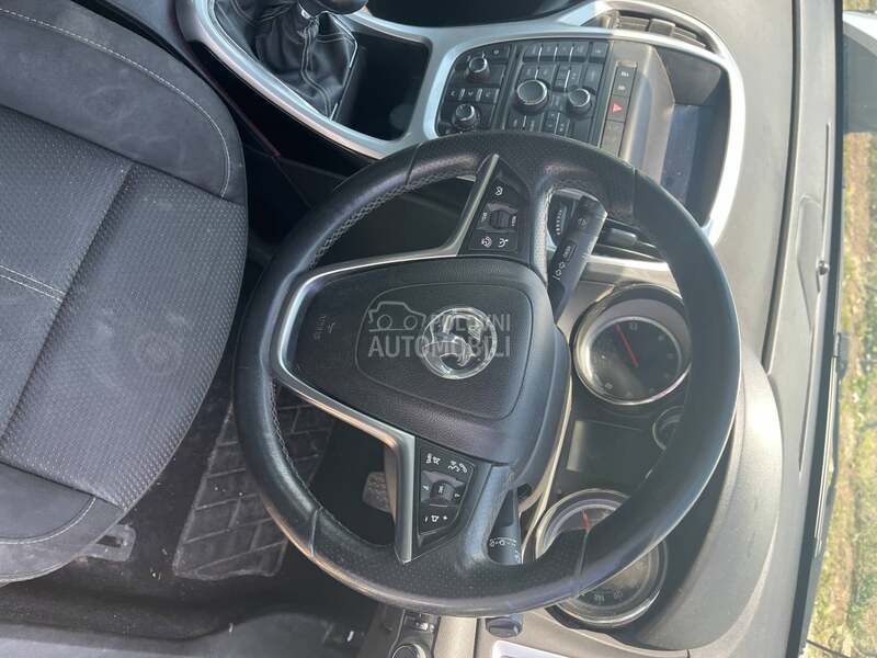 instrument tabla za Opel Astra J od 2009. do 2015. god.
