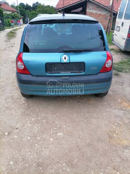 Renault Clio 2004. god. -  kompletan auto u delovima
