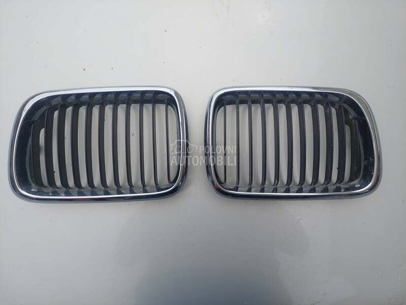 maska  gril bubrezi e36 za BMW 315, 316, 318 ...