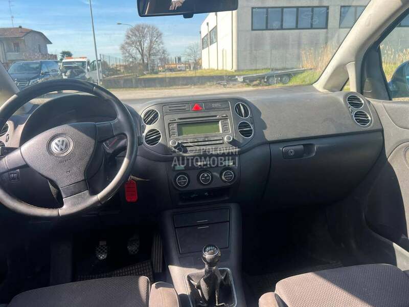radio cd za Volkswagen Golf 5