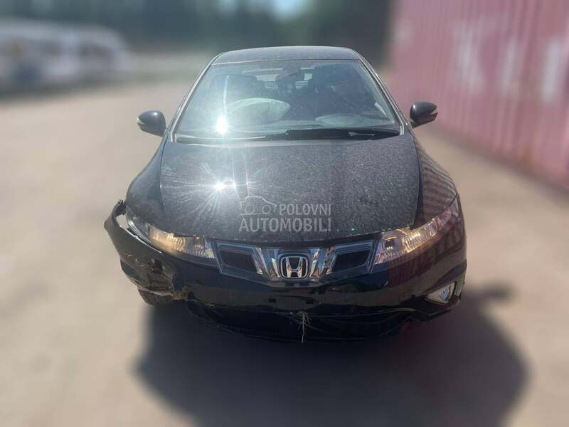 Honda Civic 1.8 iVTEC 2011. god. -  kompletan auto u delovima