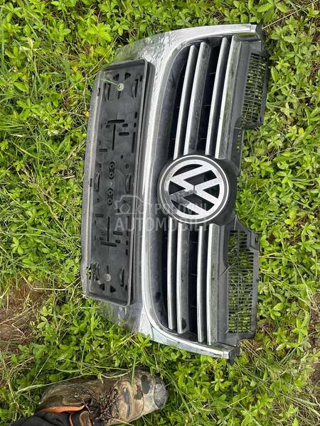 Maska prednja Hrom za Volkswagen Golf 5, Jetta od 2004. do 2009. god.