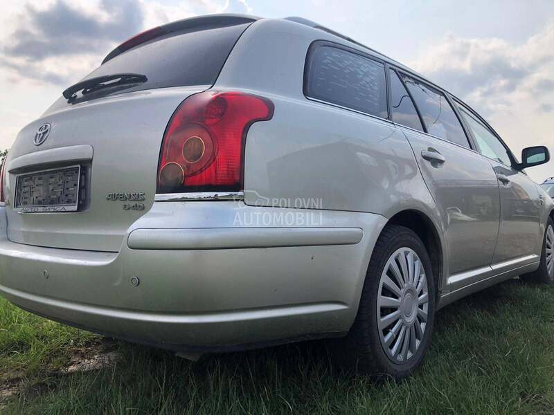 Zadnji branik 1C0 za Toyota Avensis od 2003. do 2008. god.