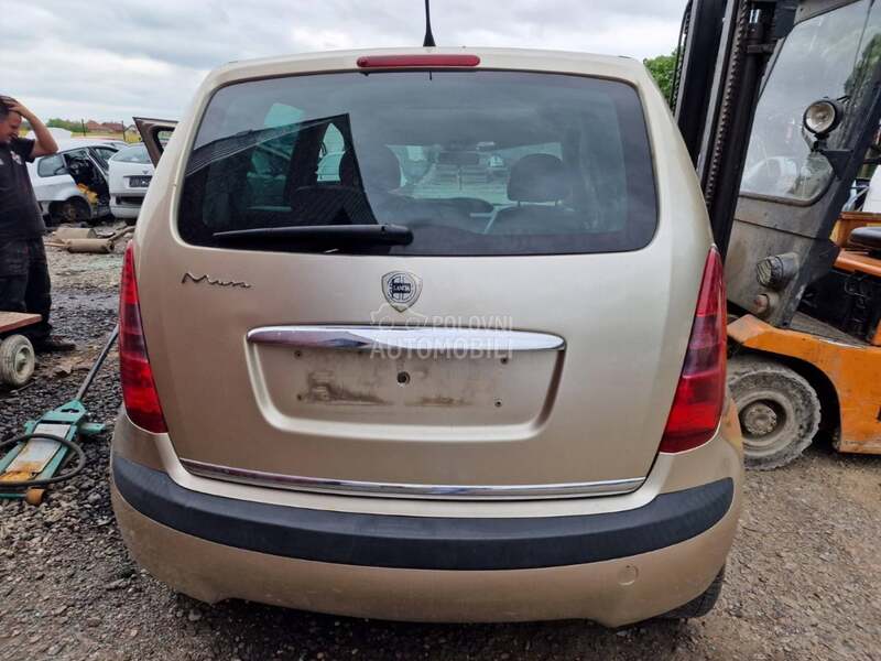 Vrata gepeka za Lancia Musa