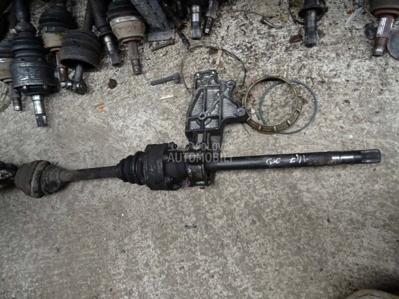 Poluosovina desna 1.9 jtd za Alfa Romeo 147