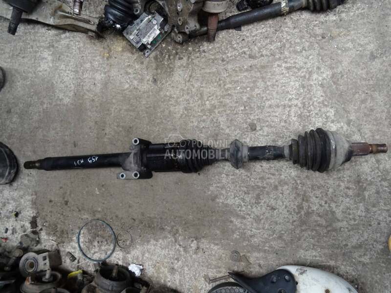 Poluosovina desna 1.9 jtdm za Alfa Romeo 159