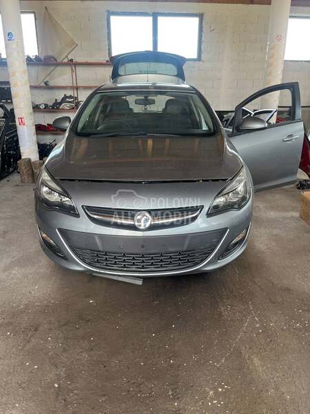 Opel Astra J cdti 2014. god. -  kompletan auto u delovima