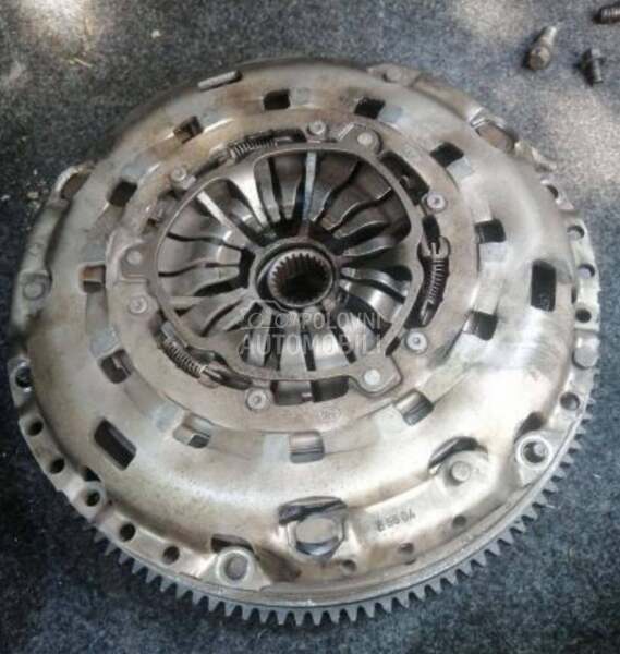 zamajac plivajuci za Ford Mondeo od 2001. do 2005. god.