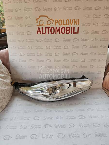 Desni halogeni far za Ford Fiesta od 2010. do 2015. god.