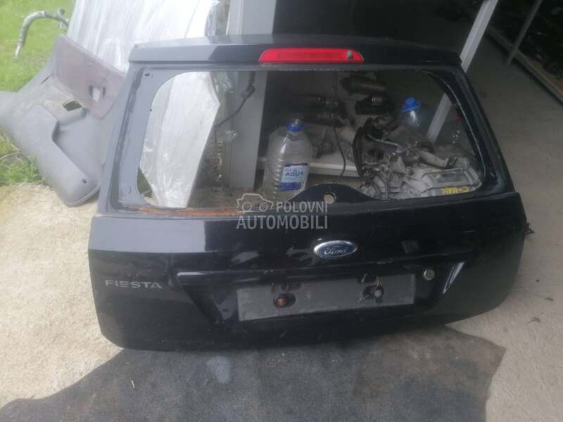 staklo gepeka za Ford Fiesta od 2002. do 2007. god.