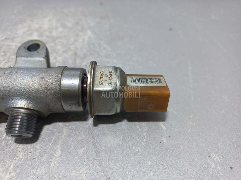 SENZOR PRITISKA GORIVA za Audi A4 - 03L906054